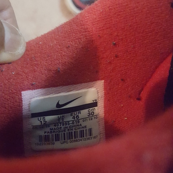 Men's Nike Tennis Shoes - Picture 7 of 8